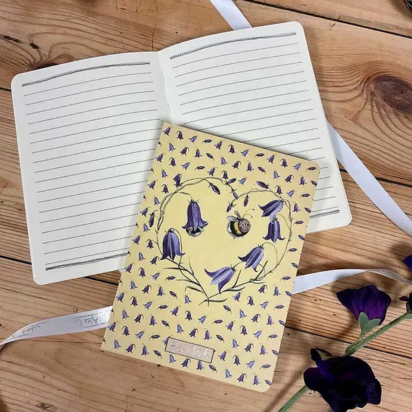 Alex Clark Art Alex Clark Naked Spine Notebook Bee Heart ~ Notitieboekje Zonder Rug Hartje Met Bijen thumbnail