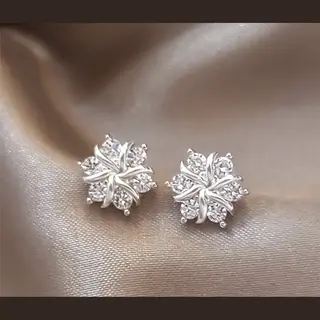 Vibe - Sneeuwster - Xmas - Christmas - Zilver- Ster- Juweel - Geschenk - Feestdagen - Oorbel - Oorknop