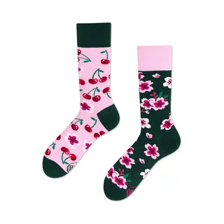 Lustige Socken Mit Kirschen Für Damen Und Herren Von Many Mornings, Cherry Blossom Mismatched Socken, 39-42