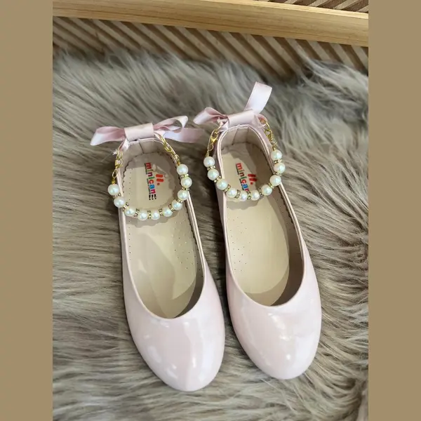 Meisjesschoenen-luxe Feestschoenen- Leren Ballerina's- Poederroze Kleur - Vintage Stijl-sierstrik thumbnail