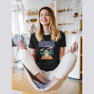 Shirt - Namaste Let It Go - Wurban Wear | Grappig Shirt | Yoga | Unisex Tshirt | Meditatie | Yoga Kleding | Yoga Mat | Wit & Zwart