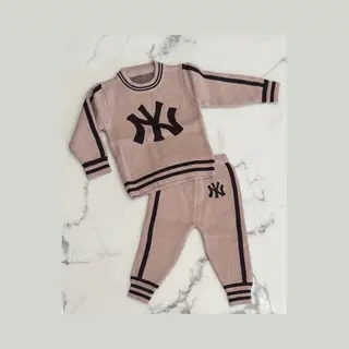 Stoere Gebreide Baby & Peuter Kledingset "Beige", Verkrijgbaar In De Maten 74 T/m 92