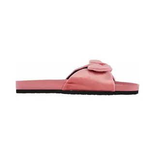 Sandals Protest Prtjolien