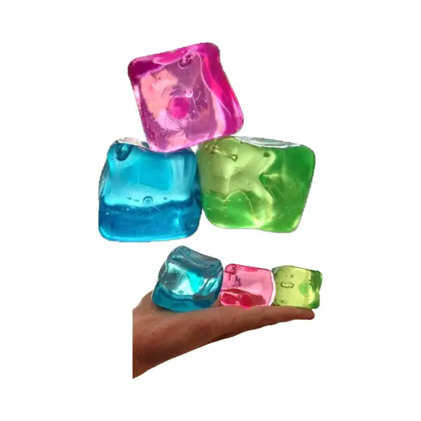 Menga Ice Cube Stressbal - Fidget Knijpbal Voor Kinderen 3+ Jaar - 5x5x5 Cm thumbnail