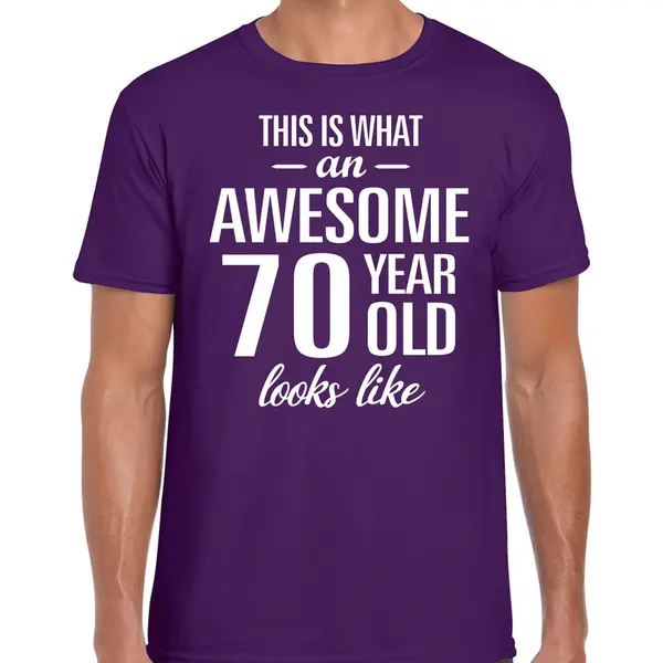 Bellatio Decorations Awesome 70 Year - Geweldige 70 Jaar Cadeau T-shirt Paars Heren - Verjaardag Cadeau S thumbnail