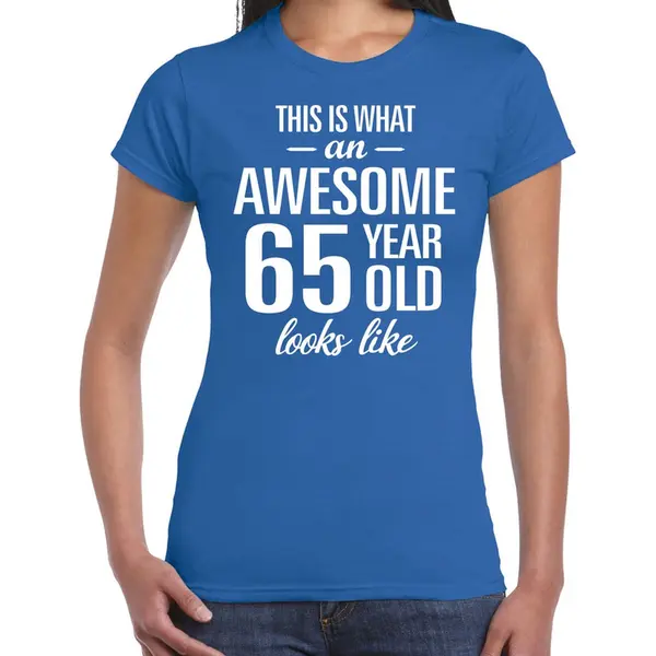 Bellatio Decorations Awesome 65 Year - Geweldige 65 Jaar Cadeau T-shirt - Blauw - Voor Dames - Verjaardag Cadeau Vrouwen L thumbnail