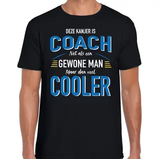 Bellatio Decorations Deze Kanjer Is Coach Net Als Een Gewone Man Maar Dan Veel Cooler T-shirt Zwart Voor Heren - Kado Shirts - Beroepen Shirts - Vaderdag Shirts Xl