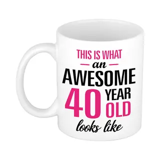 Bellatio Decorations Verjaardag Cadeau Mok 40 Jaar - Roze - Grappige Tekst - 300 Ml - Keramiek