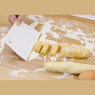 *** 2x Deegschraper - Deegsnijder - Deegkrabber - Voor Taart En Cake - Van Heble® ***
