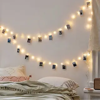 Happy Happenings Fotoslinger Met Verlichting - 10m - Warm Wit - 50 Mini Houten Knijpers - 10 Zelfklevende Knijpers - Lichtslinger - Fairy Lights - String Lights