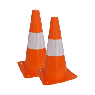 Gerimport Sport/veiligheids Pionnen - 2x Stuks - Oranje/wit - Kunststof - 18 X 31 Cm - Spelen/training/afzetten