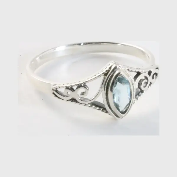 AsiAsia Fijne Opengewerkte Zilveren Ring Met Blauwe Topaas - Maat 18.5 thumbnail