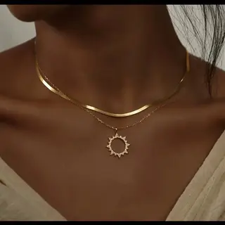 Fashion Jewelry Dames Ketting 2-delig - Goudkleurig - Zonne Hanger Met Zirkonia - Roestvrijstaal - Slangenketting - Elegant & Duurzaam - Sieraad Voor Vrouwen -