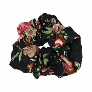 Haarsoires Haarelastiek Scrunchie – Rozenprint – Gladde Stof – Rood Groen Zwart - Haarkrinkel - Haar Elastiek Met Stof - Zacht & Haarvriendelijk