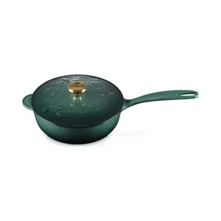 Le Creuset Stechpalmen-Untertasse Aus Emailliertem Gusseisen, 2, 25 Qt, Artichaut Mit Goldfarbenem Knauf