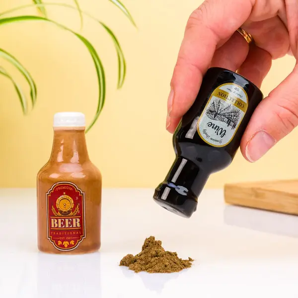 Out Of The Blue Peper En Zout Stel - Bier En Wijn Drank Flesjes - Keramiek - Cadeau Setje thumbnail