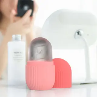 Gezicht Ijs Roller – Gezicht Ijsroller -Ijs Contouren – Face Icing – Face Ice Contouring – Ice Skin Care – Roze