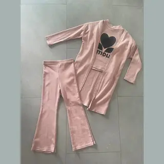 Meisjesset 3 Delig Bestaande Uit Een T-shirt, Vest & Flared Broek In Een Ribstof En Oud Roze Kleur | Kledingsetje 97% Katoen, 3% Elastaan,