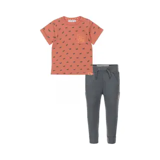 Koko Noko - Dirkje - Kledingset - Jongens - Joggingbroek Steel Blue - Shirt Roestbruin - Maat 92