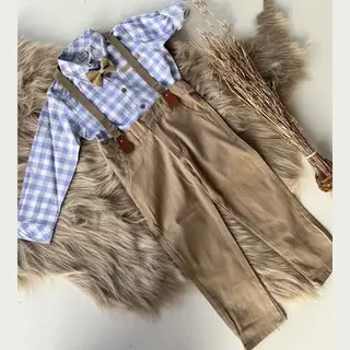 Luxe Vierdelige Katoenen Set-4 Delig Kinderpak- Wit Blauw Geruit Overhemd, Verstelbare Bretels En Vlinderdas- Kostuumbroek (beige),