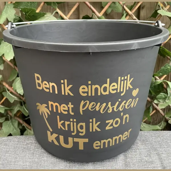 Cadeau Emmer - Goud - Pensioen - 12 Liter - Kado - Emmer - ' Ben Ik Eindelijk Met Pensioen Krijg Ik Zo'n K*T Emmer ' - Tuin - Huis - Vrienden - thumbnail