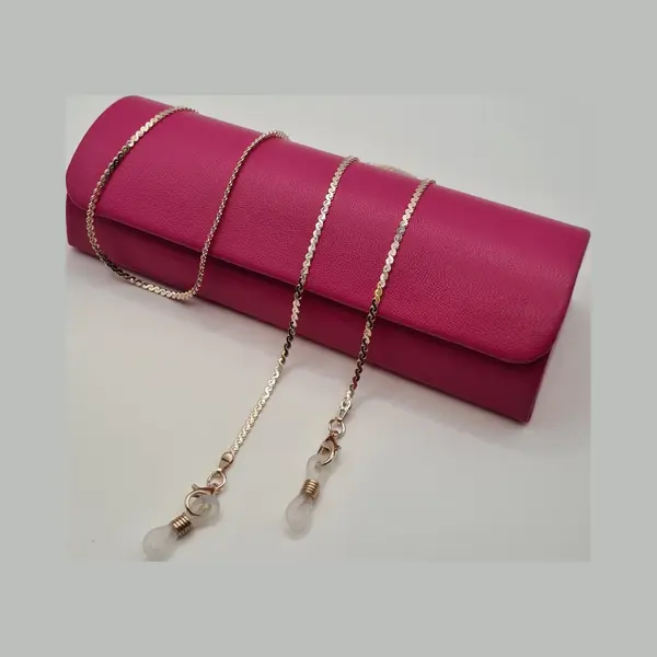 Dames Gouden Brillenketting Met En Reserve Rubberen Lussen. Inclusief Twee Hoogwaardige Microvezel Doekjes / Brillenkoord Dames / Brilkoordje thumbnail