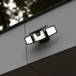 Lutec Briti - Verstraler Op Zonne-energie Met Sensor - 26, 7 X 8, 3 X 12, 75 Cm - 6W Led Incl. - IP44 - Zwart
