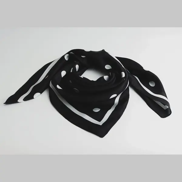 Niocle Bandana- Accessories Junkie Amsterdam- Geweven- Stippen- Polkadot- Bardot- Dames- Viscose Zijde- Vierkant- 70*70cm- Hals Doekje- Sjaaltje- thumbnail