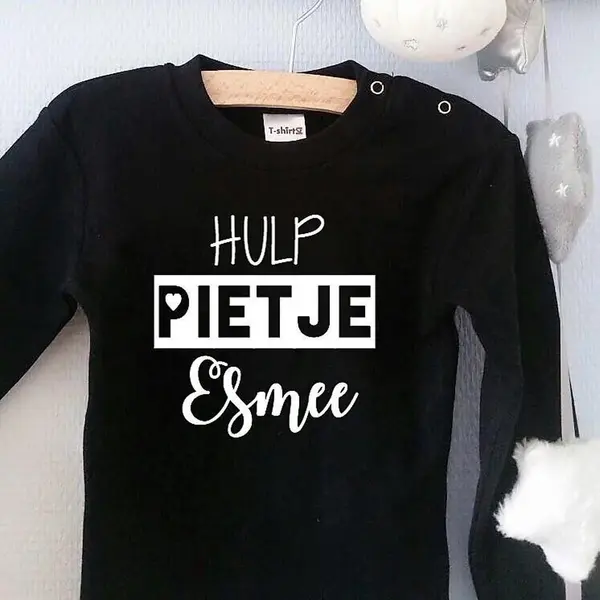 Merkloos Shirtje Hulp Pietje Met Naam Van Hulppietje | Lange Mouw | Zwart Met Witte Letters | Maat 86 Baby T-shirt 86 thumbnail