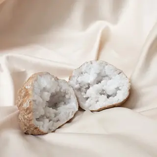 Anas Crystal Care Anas Geode 12cm Edelstenen - Bergkristal - Spirituele Steen - Seleniet - Edelstenen En Mineralen