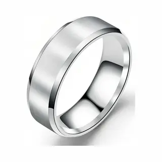 TrendFox Heren Ring Zilver Kleurig Met Strak Gepolijste Rand - Staal - Ringen Mannen Dames - Valentijnsdag - Valentijn Cadeautje Voor Hem