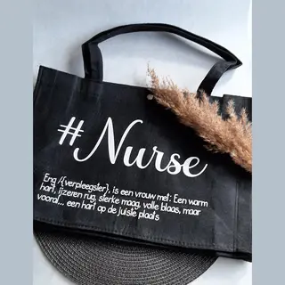 Mint11 - Vilten Tas - #nurse - Verpleegkundige - Zwart - Cadeau Voor Haar - Verjaardagscadeau - Verjaardagskado - Boodschappentas -