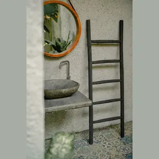 Teakea - Teakhouten Ladder Zwart Gecoat 50x5x150 Cm - Decoratieve Handdoekladder Met 5 Stijlen