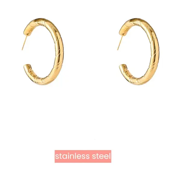 Go Dutch Label Oorringen Big Oval Hoop Goud thumbnail