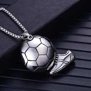 Wk Voetbal 2026 - Voetbalschoen Ketting - Stoere Hanger 60cm - Zilverkleurig - Cadeau Voor Mannen - Roestvrij Staal - Pax Amare