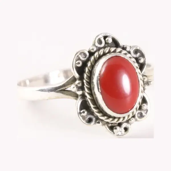 AsiAsia Fijne Bewerkte Zilveren Ring Met Rode Koraal Steen - Maat 15.5 thumbnail