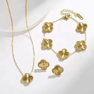 Ehh Beauty - Goudkleurige Sieradenset Klaver - Oorbellen - Armband -Ketting Klaver - Luxe Sieraden