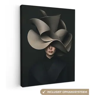 OneMillionCanvasses Canvas Schilderij 120x160 Cm - Exclusieve Wanddecoratie Zwarte - Hoed - Vrouw - Muurdecoratie Woonkamer - Slaapkamer Decoratie - Kamer Accessoires -