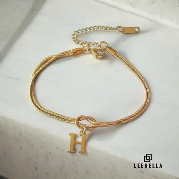 Leerella | H | Stijlvolle Letter Armband Van Hoogwaardig Rvs In Goudkleur Met Initialen – Perfect Voor Dames En Heren | Luxe Accessoire Met thumbnail