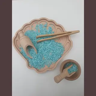 FunWoods Houten Schelp Speelbak Met Schepjes, Pincet En Bakje - Sensory Play - Speelrijst Of Speelzand- Open Einde Speelgoed - Montessori Speelgoed - Grimms &