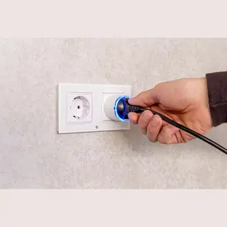 Shelly Plug S Gen3 Weiß - Wlan Smarte Steckdose, Leistungsmessung, 12A, 2500W, Zeitschaltuhr, Matter-Zertifiziert Stecker, Smart Home, Heizung &