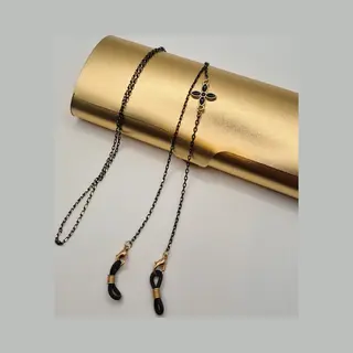 Dames Zwarte Brillenketting Met Gouden Accenten En Reserve Rubberen Lussen. Inclusief Twee Hoogwaardige Microvezel Doekjes / Brillenkoord Dames /