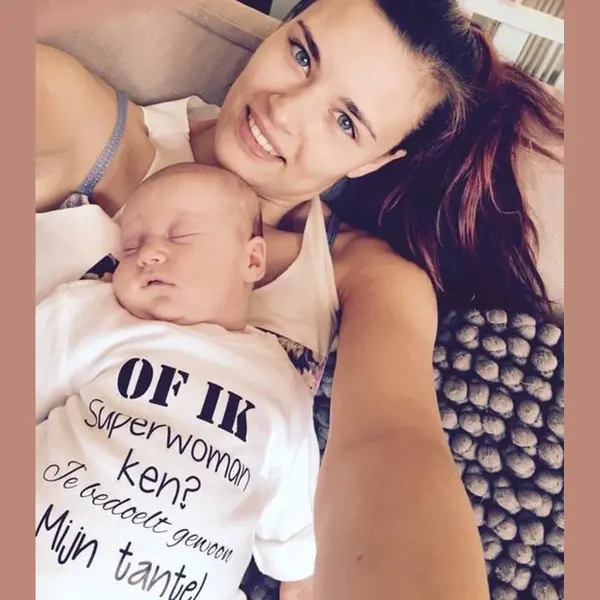 Shirtje Baby Korte Mouw Jongen Of Meisje Tekst Of Ik Superwoman Ken? Je Bedoelt Gewoon Mijn Tante | Korte Mouw T-Shirt | Wit Zwart | Maat 80 | Liefste thumbnail