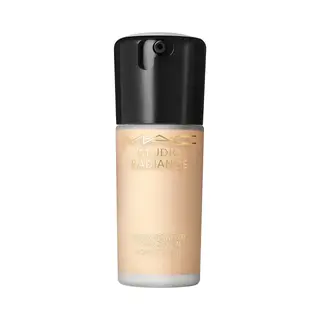 Mac Cosmetics Studio Radiance Serum Powered Foundation In Nc17.5 | Size, 30ml
