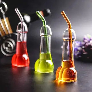 MikaMax Piemel Glas - Shotglas Penis - Cocktail Glas - Alcohol - Grappig Cadeau - Vrijgezellenfeest - Drankspel - 150 Ml - 5.5 X 5.5 X 15 Cm -