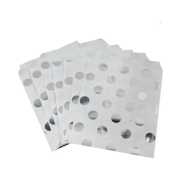 New Age Devi - Traktatiezakjes - Uitdeelzakjes - Verjaardagzakjes - Feestzakjes - Snoepzakjes - Zilver Stip - Papier - 13x18 Cm Zilver - Polkadot thumbnail