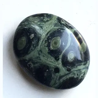 Edelstenen en zo Kambaba Jaspis Zaksteen - Edelstenen - 3x2 Cm - Knuffel Edelsteen - Aardend Geeft Daadkracht