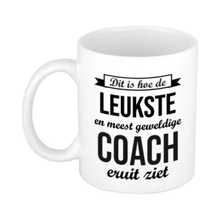 Bellatio Decorations Dit Is Hoe De Leukste En Meest Geweldige Coach Eruitziet - Cadeau Koffiemok - Beker - Wit - 330 Ml - Verjaardag / Bedankt