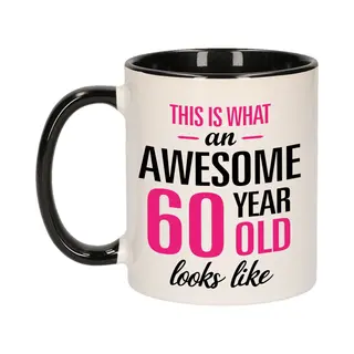 Bellatio Decorations Verjaardag Cadeau Mok 60 Jaar - Zwart/roze - Grappige Tekst - 300 Ml - Keramiek