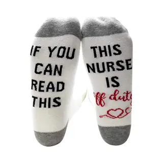 Winkrs Sokken Voor Verpleegkundige Met Grappige Tekst "If You Can Read This This Nurse If Off Duty" - Dames Sokken Maat 37-42 - Cadeau Verpleegster/zuster